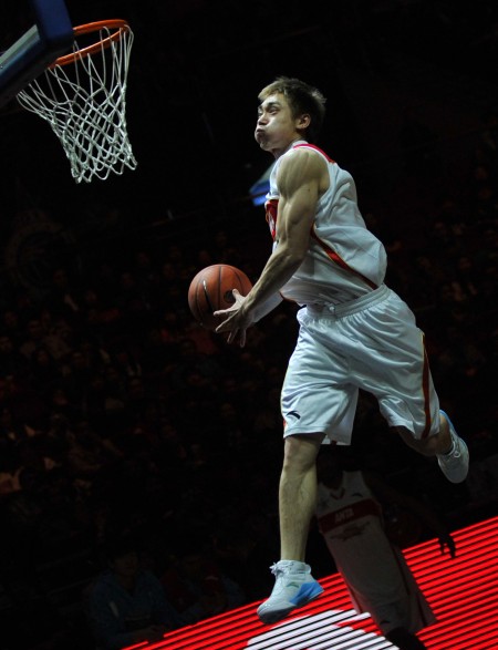 赖斯称阿森纳近3年表现配得上冠军，夺冠才能平息质疑（赖斯：阿森纳近三年有冠军成色，夺冠方可平息外界质疑）