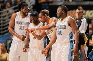 范戴克：外界的噪声不会改变什么，一切最终要靠在赛场上回应（范戴克：不理会外界杂音，用比赛说话）