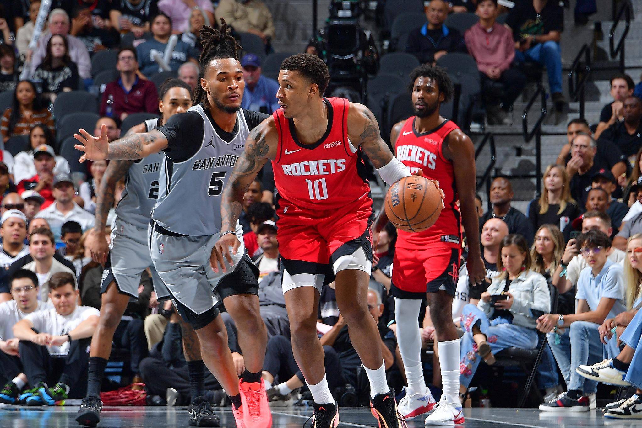 穆斯利奇：杜塞尔多夫实力远超目前排名；球队每天都付出全部（穆斯利奇：杜塞尔多夫实力与当前排名不符，球队每日倾尽全力）