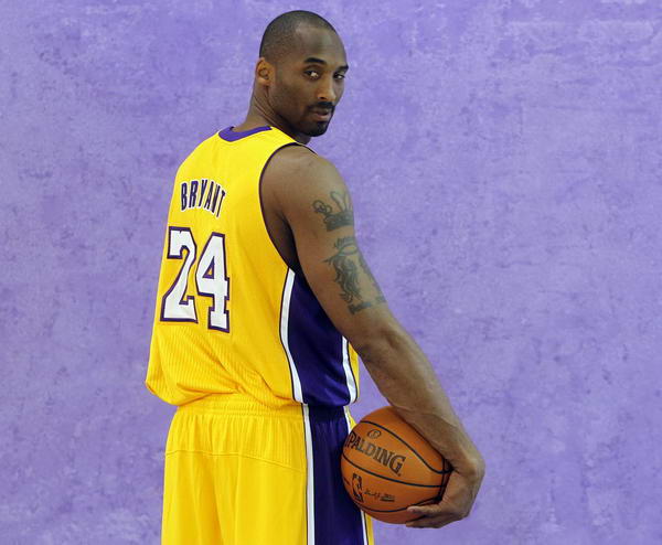 FIFA公布年度最佳候选：登贝莱、姆巴佩、凯恩在列（FIFA发布年度最佳提名名单：登贝莱、姆巴佩、凯恩入选）