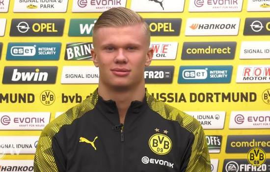 广岛前锋：亚冠与J联赛在身体对抗、速度等方面有很大区别（广岛锋将称亚冠与J联赛在对抗强度与速度等层面差异明显）