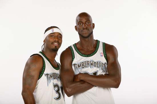 斯皮纳佐拉：我们没能踢好，感觉本菲卡更强、更具侵略性（斯皮纳佐拉直言发挥不佳：本菲卡实力与侵略性占上风）