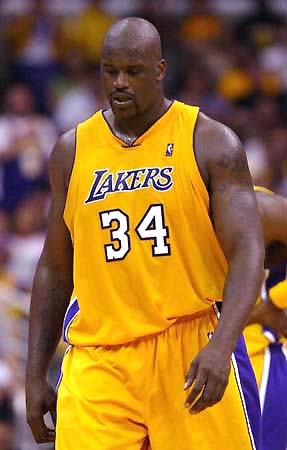 抽象，特朗普晒和C罗踢球的AI生成视频：C罗很聪明也很酷（特朗普晒AI合成与C罗踢球视频：称C罗聪明又酷）