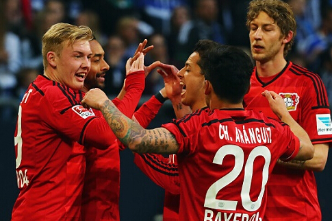 皇马四将染黄，贝林厄姆违规进场遭警告（皇马四人领黄，贝林厄姆违规入场被警告）