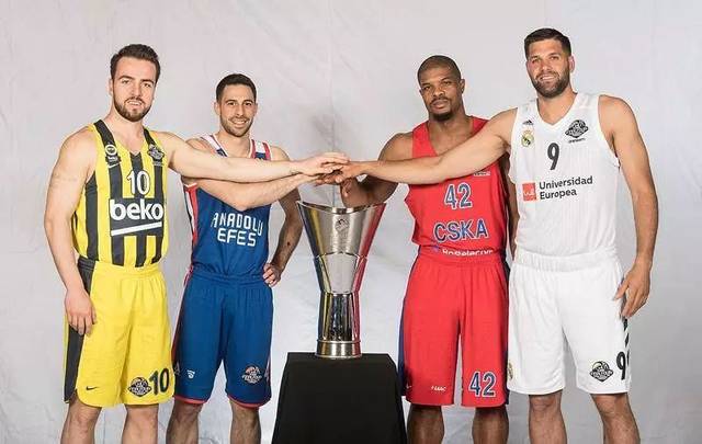 詹俊：若不是裤袜神勇皇马会输更多；维尔茨目前更适合在边路（詹俊：若非库尔图瓦屡献神扑，皇马恐遭更大失利；维尔茨当下更适合踢边路）