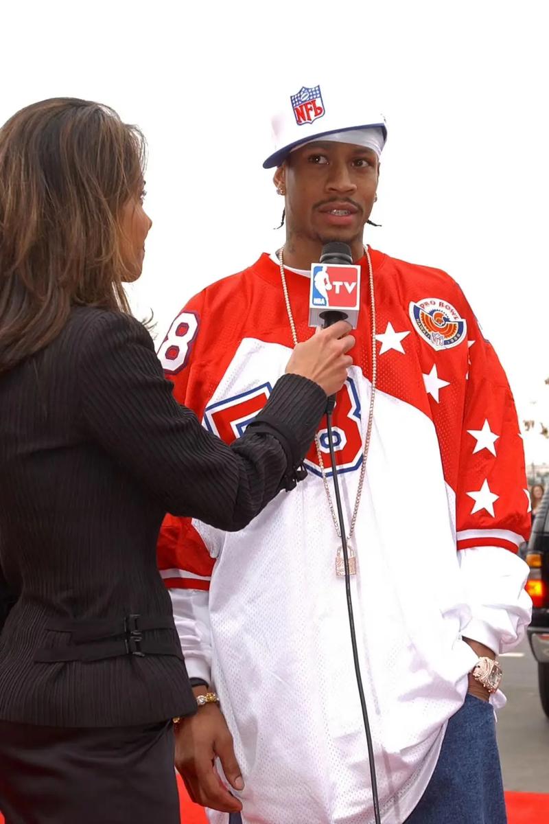 意甲俱乐部球衣胸前广告赞助费TOP10：米兰双雄3000万并列第1（意甲球队球衣胸前赞助费前十：米兰双雄以3000万并列榜首）