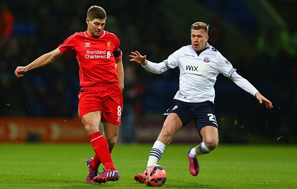 他今天像一位艺术家（他今日尽显艺术家风范）