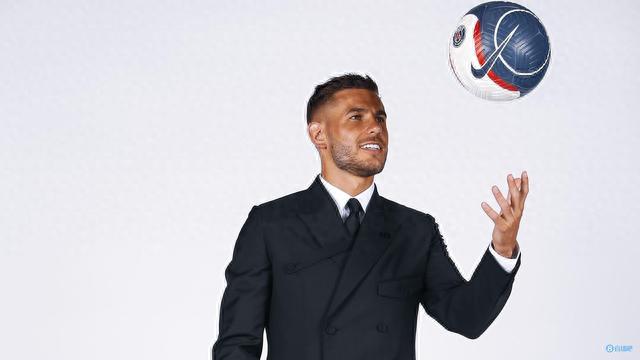 布斯克茨：很期待去看看新诺坎普，也很想在那里好好感受一下（布斯克茨：迫不及待参观新诺坎普，盼在那里深切感受一番）