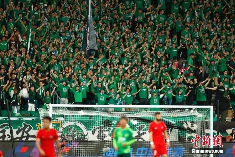 获黄金球拍仅10天，28岁樊振东再迎喜讯，努力多年成父亲最大骄傲（夺得黄金球拍仅十天，28岁樊振东再传喜讯，多年拼搏成父亲最大的骄傲）