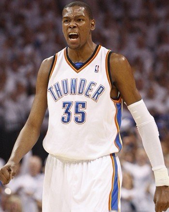 篮球员饮食与恢复方案（篮球运动员营养与恢复策略）