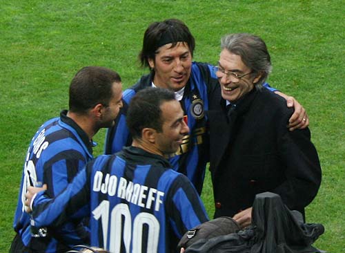 提前布局，世体：齐达内想带执教皇马时的2名助手同去法国队（世体：齐达内提前筹划，若执掌法国队将携皇马时期两位助手）